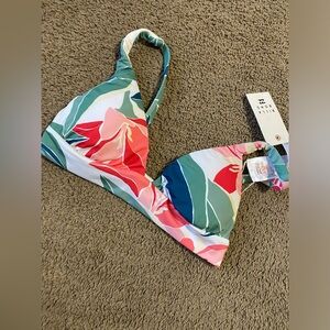 NWT billabong bikini top